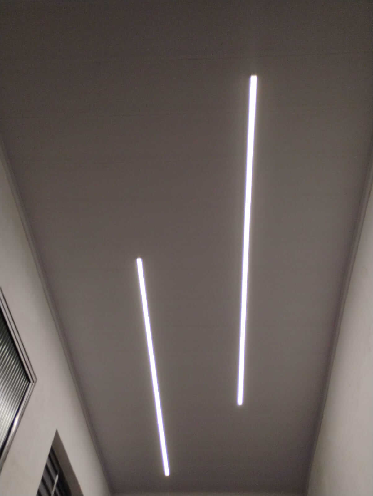 Forro de PVC branco em teto de sala